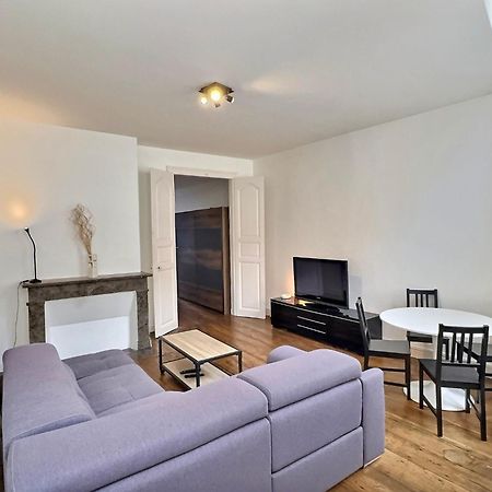 Wonderhost, Superbes Volumes Et Charme De L'Ancien Apartment Pau Luaran gambar