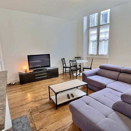 Wonderhost, Superbes Volumes Et Charme De L'Ancien Apartment Pau Luaran gambar