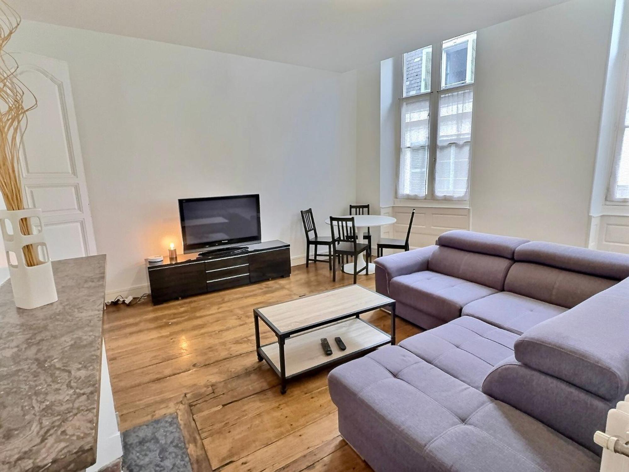 Wonderhost, Superbes Volumes Et Charme De L'Ancien Apartment Pau Luaran gambar